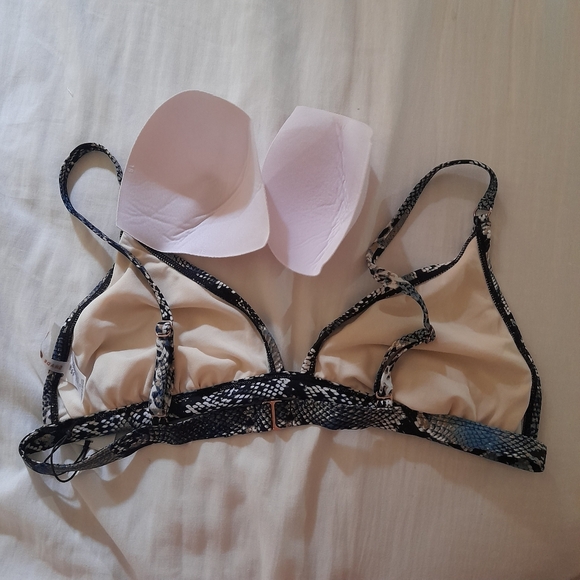 ● Shade & Shore | NWT Snake Print Bikini Top - Picture 8 of 13